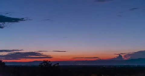Timelapse Sunset mountain Violet purple sky beautiful landscape mist, dusk golde Stockbeeldmateriaal 269092166