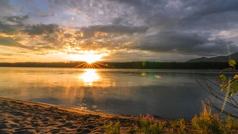 Timelapse of Sunset over Alaska's Knik River Video stock 92154853