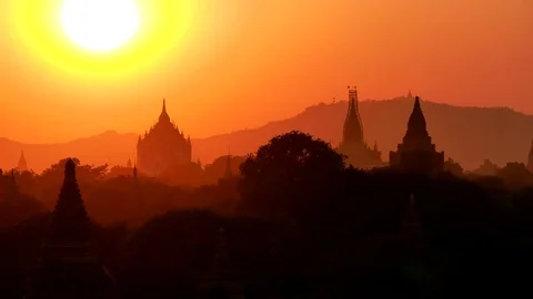 Timelapse of sunset over bagan temple pagoda Stock Footage 74940312