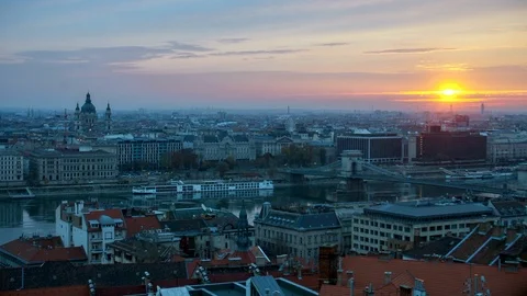 Timelapse of sunset over Budapest cityscape, Hungary. 스톡 동영상 121883554