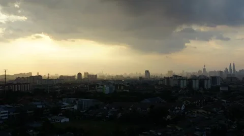 Timelapse of sunset over Kuala Lumpur in Malaysia 스톡 동영상 58909875