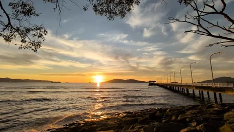 Timelapse sunset over Odec Beach Kota Kinabalu Sabah, Malaysia Video stock 311518332