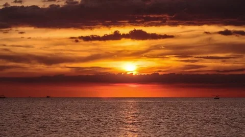 Timelapse sunset over the sea Stockbeeldmateriaal 73737505