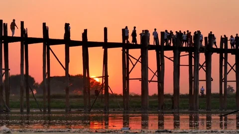 Timelapse of sunset over U-bein bridge in Mandalay, Myanmar Stock Footage 74532466
