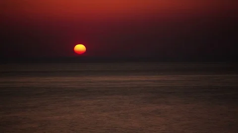 Timelapse Sunset On The Sea 4K. Sun going down 库存影片 83303735