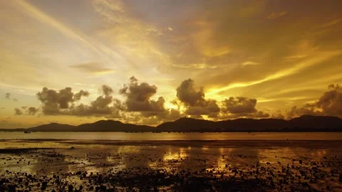 Timelapse sunset sea color cloud warping red orange, blue sky background Stock Footage 153380814