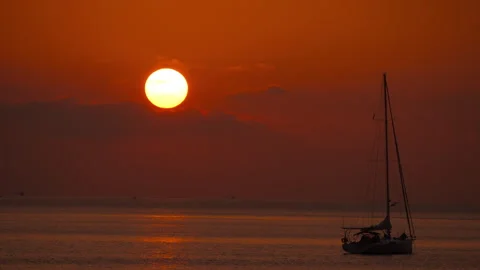 Timelapse of sunset at sea Video stock 296899902