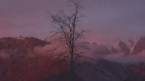 Timelapse of Sunset in Sochi, Clouds Moving in the Mountains Stockbeeldmateriaal 165419366