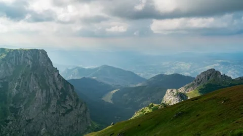 Timelapse of Tatra Mountains Skyline and Landscape on a Partly Cloudy Summer Day 스톡 동영상 280441359