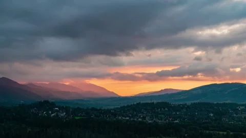 Timelapse of Tatra Mountains Skyline during Summer Sunset with Clouds in Stock-Footage 280441457