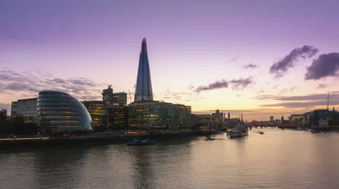 Timelapse on the Thames at purple evening UHD Video stock 68525543