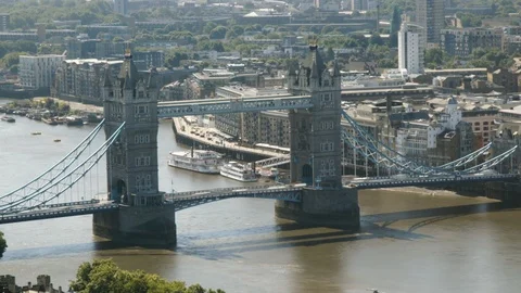 Timelapse of Thames river with rising tide and bridge traffic Stock Footage 123916740