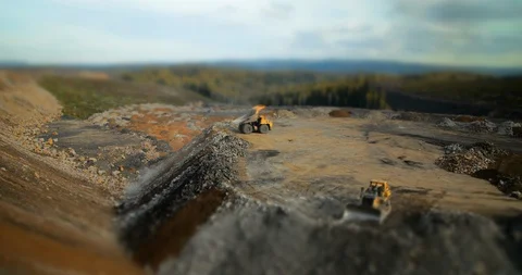 Timelapse tilt-shift dump trucks spill out an earth and a stones 스톡 동영상 122075114