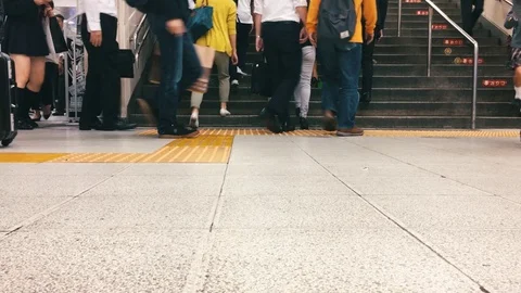 Timelapse of Tokyo People Rushing to Work Video stock 71297639