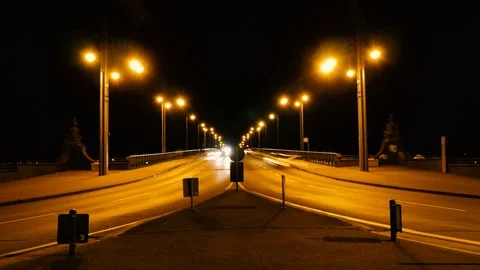 Timelapse of traffic at night Видео 74050416