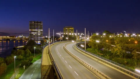 Timelapse of Traffic at Night  Vídeos de archivo 145056743