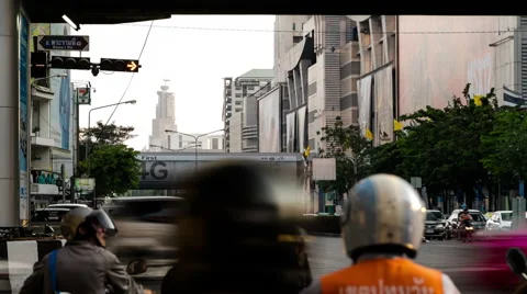 Timelapse of Traffic at Pathumwan Intersection Video stock 48133959
