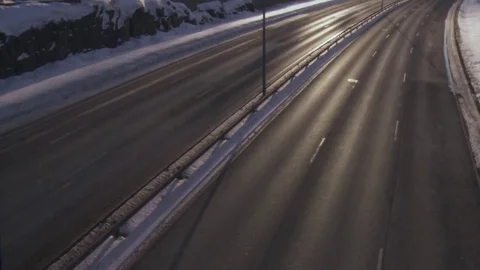 Timelapse of traffic in wintertime Video stock 84267578