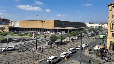 Timelapse of tramway and traffic near the Train Station in Florence. Stock-Footage 253003653