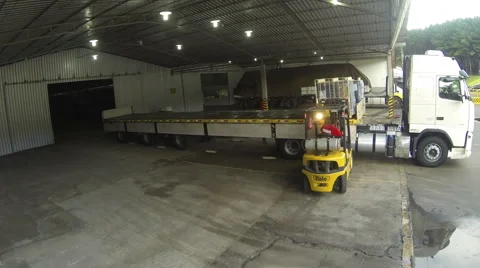 TimeLapse Truck being loaded 库存影片 46601189