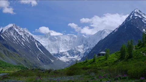 Timelapse of the two peaks of the Russian mountain Belukha in the clouds Stock-Footage 170126929