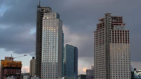 Timelapse of Two Towers under construction at Hunters Point, Long Island City 動画素材 106456726