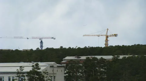 Timelapse of two working tower cranes Vidéo 921421