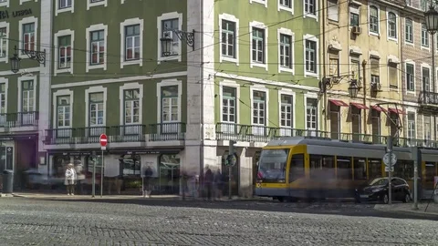 Timelapse of the typical Lisbon square with city traffic. Lisbon, Portugal 库存影片 79813635