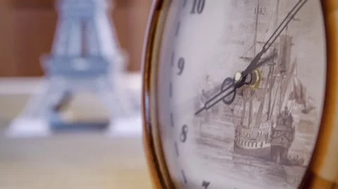 Timelapse Video the clock on the background of the Eiffel tower Vidéo 47158576