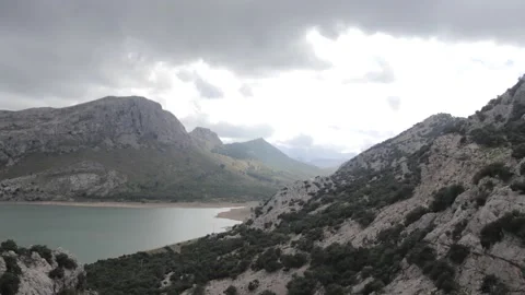 Timelapse video of the clouds passing in the mountains of mallorca Vídeos de archivo 166437935