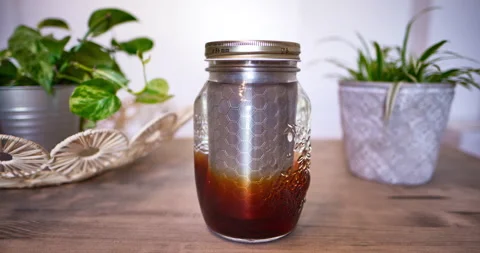 Timelapse video of cold brew coffee preparation. 스톡 동영상 141318894