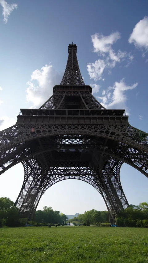 Timelapse video of the Eiffel Tower architecture in Paris. Stock Footage 315292800