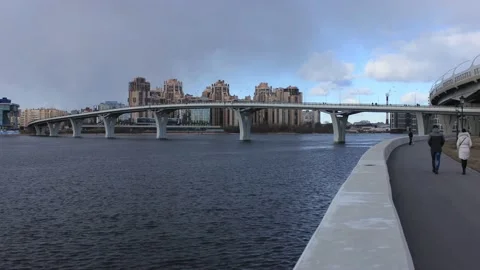 Timelapse view to the bridge in the city on a clear sunny day Stock Footage 130178085