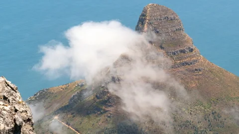 Timelapse view of Lion's Head and Signal Hill in Cape Town, South Africa. Видео 162632625