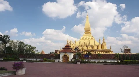 Timelapse View of Pha That Luang Stupa in Vientiane, Laos Video stock 44576264