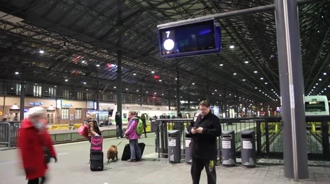 Timelapse view of platform and trains at the railway station in Helsinki Vídeos de archivo 60602293