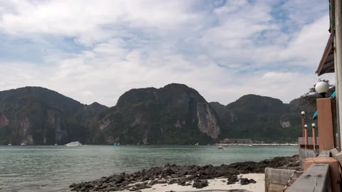 Timelapse view from restaurant on the bay in Kho Phi Phi, Thailand 스톡 동영상 228392436