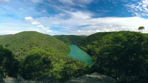 Timelapse view of the river and mountains in Berowra Heights Autstralia 库存影片 153642875