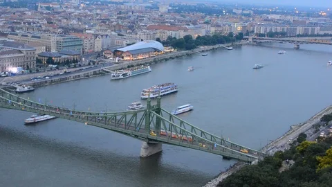 Timelapse view of ship traffic on the Danube river. Video stock 90507104