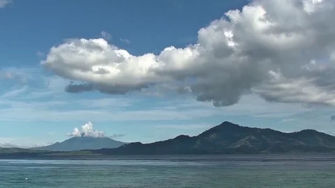 Timelapse view from Siladen Island Video stock 104046221