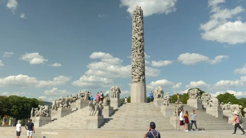 Timelapse of Vigelandsparken (Frognerparken) in Oslo, Norway, Monolitten Video stock 95117053