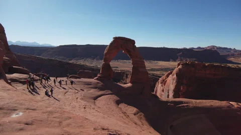 Timelapse of visitors at Delicate Arch rock formation, Arches National Park, UT Stock Footage 147578382