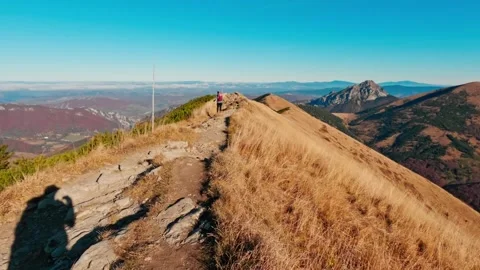 Timelapse, walking along the mountain ridge in the national park. Idyllic Stock-Footage 290104301
