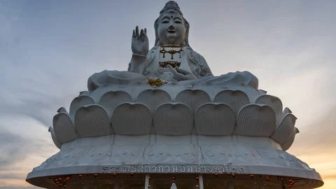 Timelapse wat huay pla kung big buddha chiang rai sunset Stock Footage 109744554