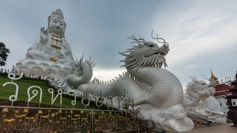 Timelapse wat huay pla kung big buddha chiang rai Stock Footage 109749508