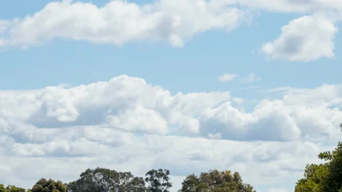 TIMELAPSE white cloud, pale blue sunny sky in summer. Cloudscape Nature reserve Vídeo Stock 168166058