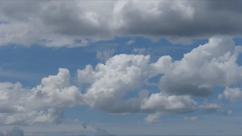 Timelapse white clouds on blue sky background, 스톡 동영상 95998150