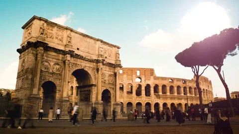 Timelapse on a windy day at the Arch of Constantine, triumphal arch near the Видео 97869981
