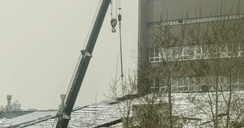 Timelapse of the work and the construction of a new roof Stock-Footage 129653966