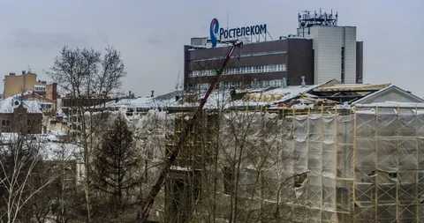 Timelapse of the work and the construction of a new roof 動画素材 129654310